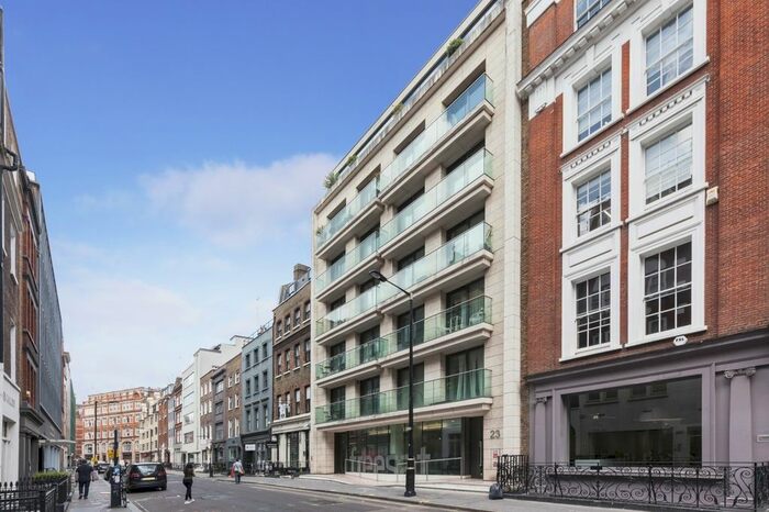 3 Bedroom Flat To Rent In Newman Street, Fitzrovia, London, W1T
