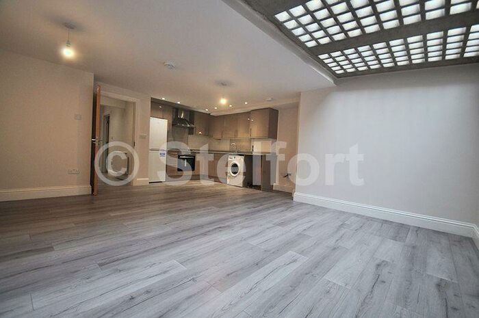 4 Bedroom Apartment To Rent In Grafton Road, London, NW5