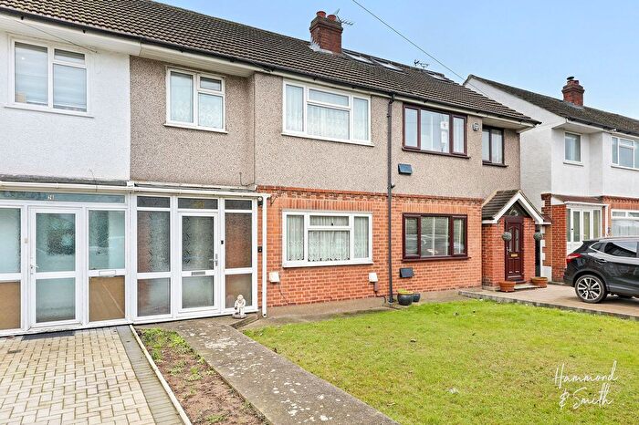 3 Bedroom Terraced House For Sale In Crooked Mile, Waltham Abbey, EN9