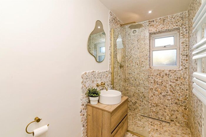 4 Bedroom Detached House For Sale In Gunton St. Peters Avenue, Lowestoft, NR32