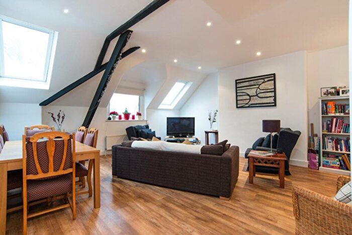 2 Bedroom Flat To Rent In Belsize Avenue, Belsize Park, NW3