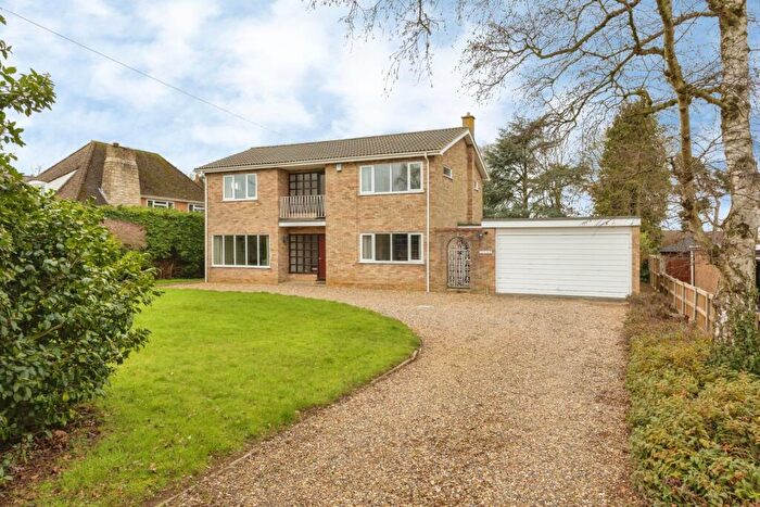 4 Bedroom Detached House For Sale In Tuttles Lane West, Wymondham, Norfolk, NR18
