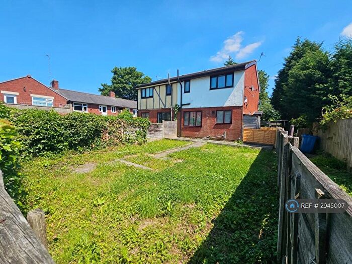 1 Bedroom Semi Detached House To Rent In Freshwinds Court, Oldham, OL4