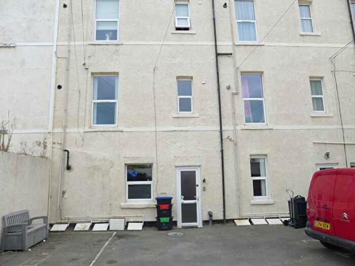 2 Bedroom Flat To Rent In West Parade, Rhyl, LL18
