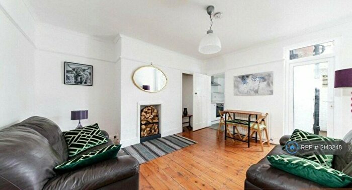 2 Bedroom Flat To Rent In Newlands Road, Newcastle Upon Tyne, NE2