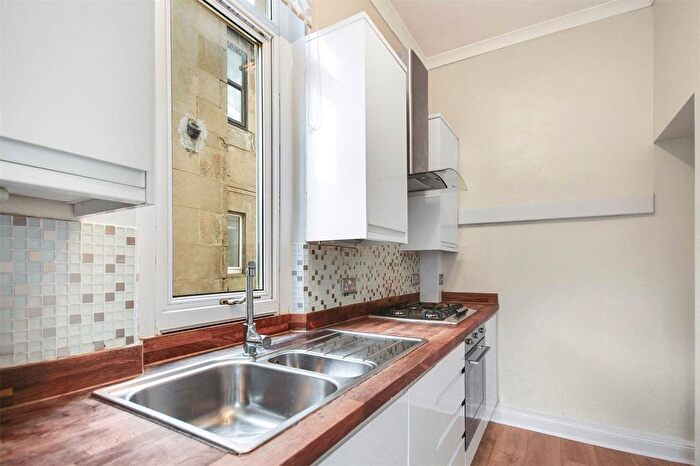 2 Bedroom Flat For Sale In Dryburgh Avenue, Rutherglen, Glasgow, South Lanarkshire, G73