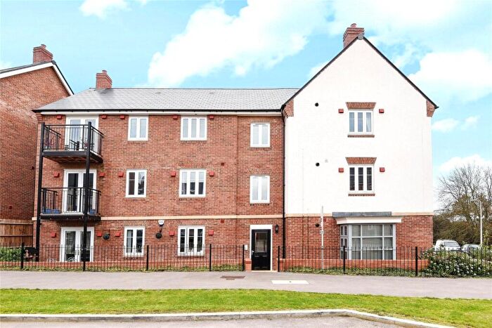 2 Bedroom Flat For Sale In William Heelas Way, Wokingham, Berkshire, RG40