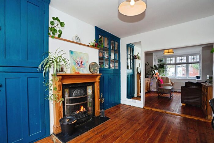 3 Bedroom Terraced House For Sale In Locks Hill, Portslade, Brighton, BN41