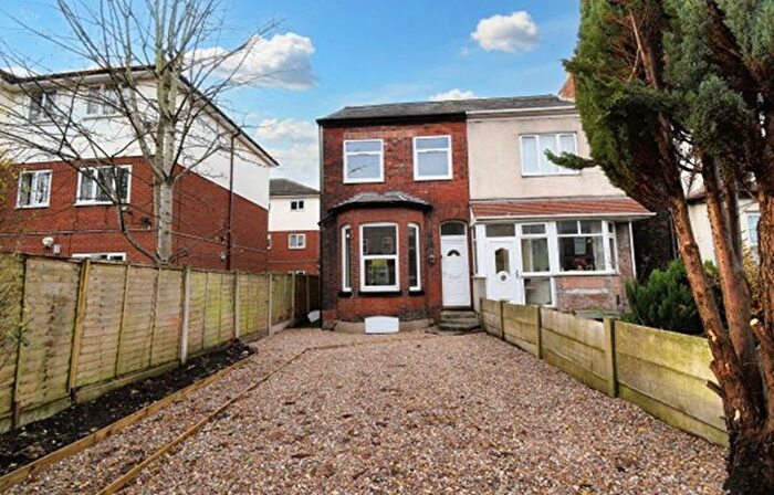3 Bedroom Semi-Detached House To Rent In New Lane, Manchester, M30