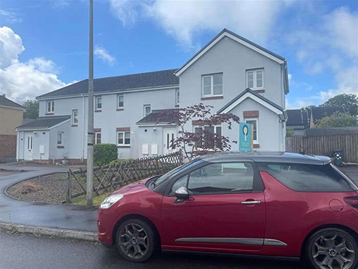 3 Bedroom Property To Rent In Fforest Fach, Tycroes, Ammanford, SA18