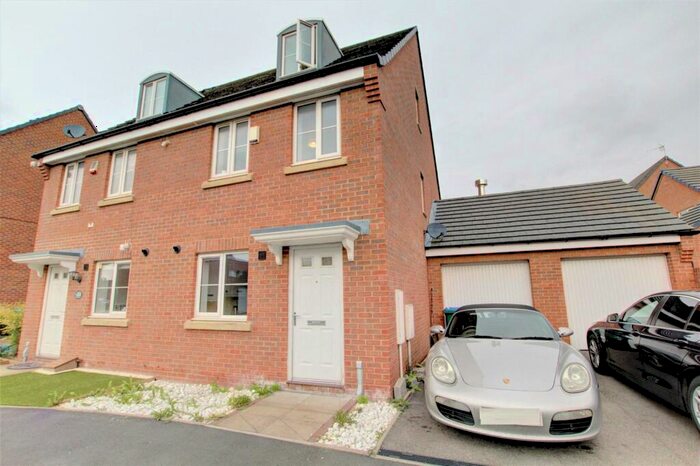 3 Bedroom Semi-Detached House To Rent In Surrey Drive, Coventry, CV3