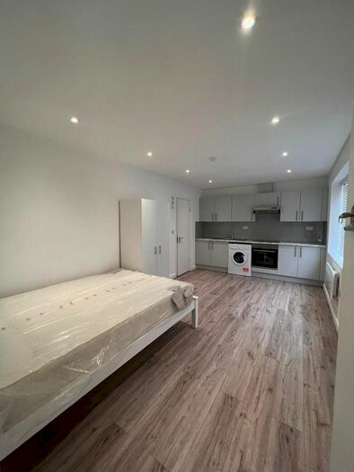 1 Bedroom Flat To Rent In Wagtail Way, Orpington, BR5