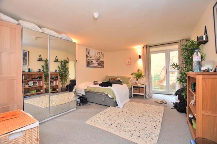 1 Bedroom Terraced House To Rent In Basement Flat, Tyndalls Park Road, Clifton, BS8