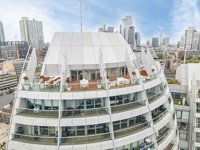3 Bedroom Flat For Sale In City Road, The Penthouse, Bezier Apartments, EC1Y