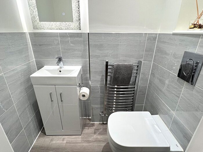 4 Bedroom Detached House For Sale In Aberdeen Close, Swadlincote, DE11