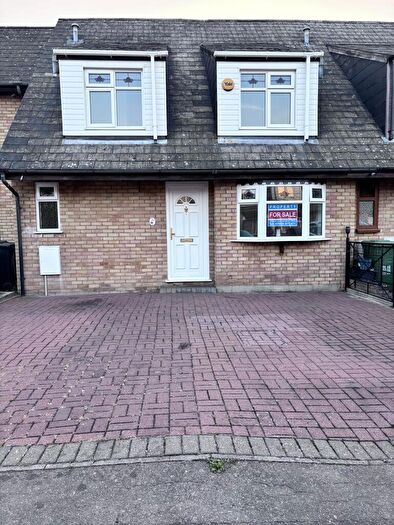 3 Bedroom Terraced House For Sale In Fairfax Avenue, Basildon, SS13