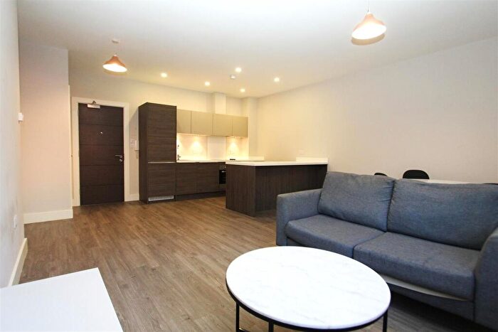 1 Bedroom Flat To Rent In Dawsons Square, Pudsey, LS28