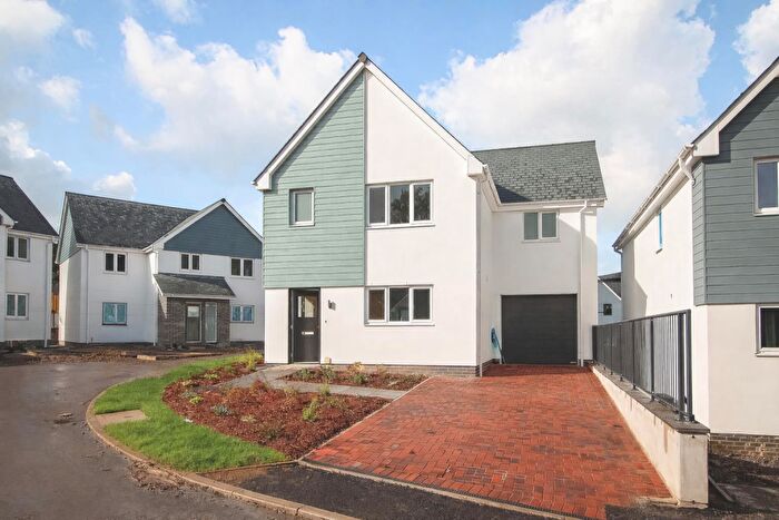 3 Bedroom Detached House For Sale In Evergreen Way, Barnstaple, EX32