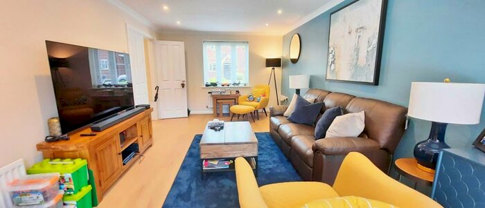 5 Bedroom Detached House To Rent In Shearwater Road, HP3