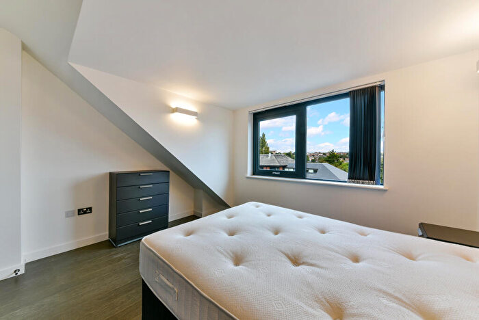 2 Bedroom Apartment To Rent In Abbott House, Everard Close, St. Albans, AL1