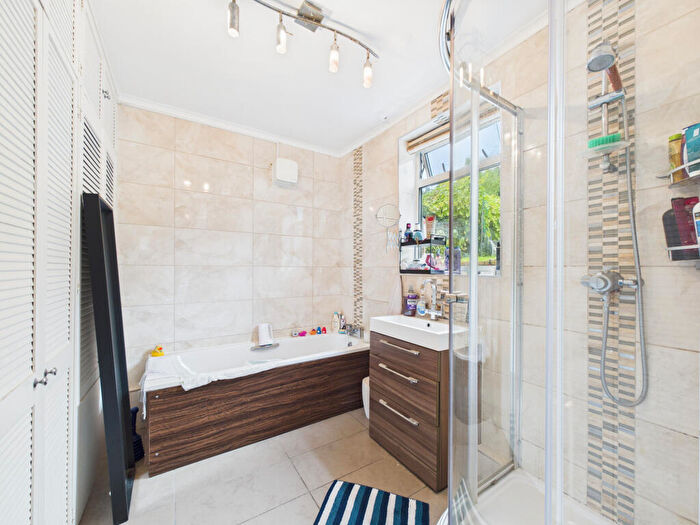 1 Bedroom Flat To Rent In Farnaby Road, Bromley, Kent, BR1