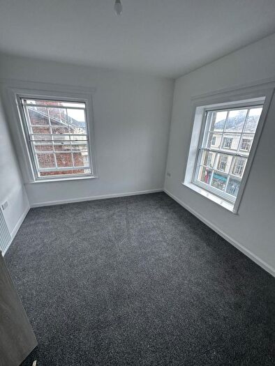 3 Bedroom Flat To Rent In Argyle Street, Hamilton Sq, CH41