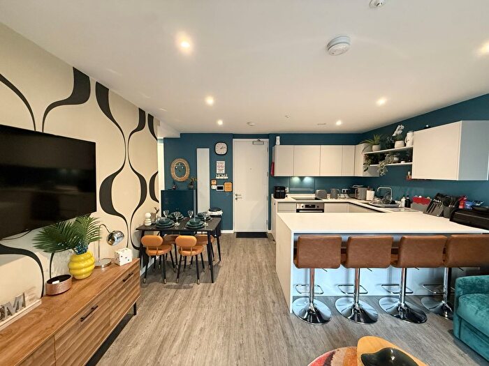 1 Bedroom Flat To Rent In Marlstone Avenue, Salford, M3