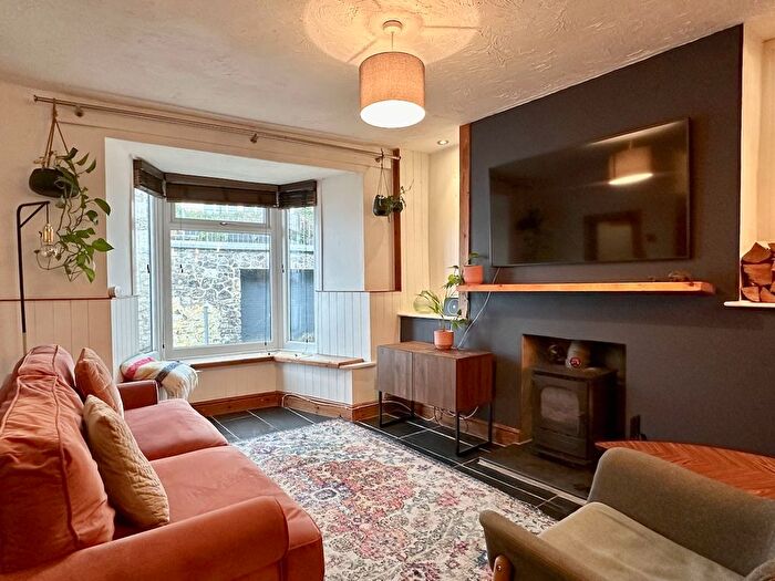 2 Bedroom End Of Terrace House To Rent In Thistleboon Road, Mumbles, SA3