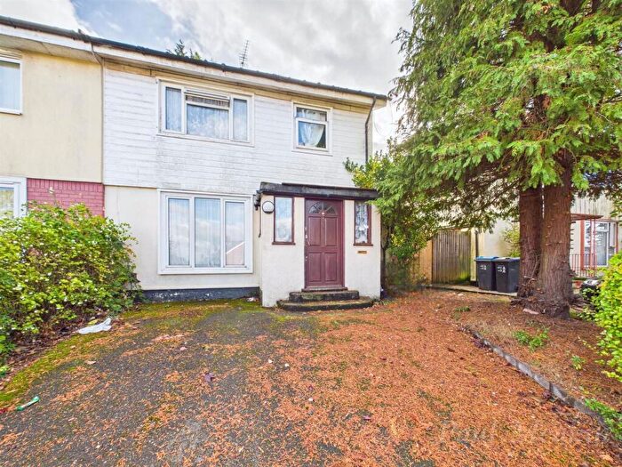 3 Bedroom Semi Detached House For Sale In Castle Hill Avenue, New Addington, Croydon, CR0