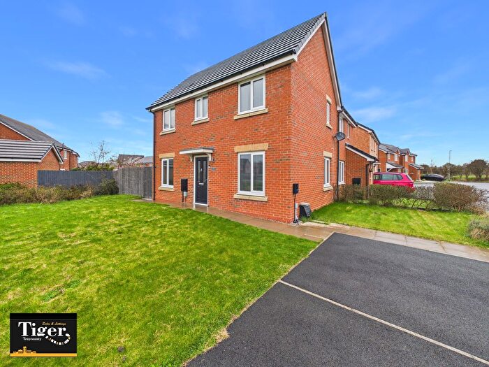 3 Bedroom Semi Detached House For Sale In Pankhurst Way, Blackpool, FY4