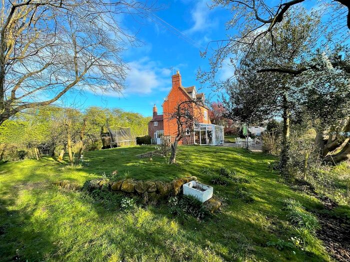 3 Bedroom Detached House For Sale In Newent, GL18