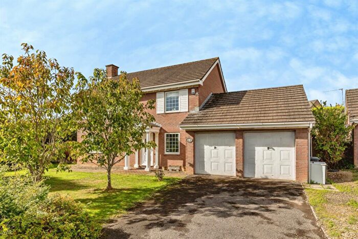 4 Bedroom Detached House For Sale In Tyler Close, Hanham, Bristol, BS15
