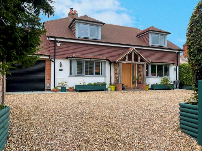 4 Bedroom Detached House For Sale In Pitmore Lane, Sway, Lymington, SO41