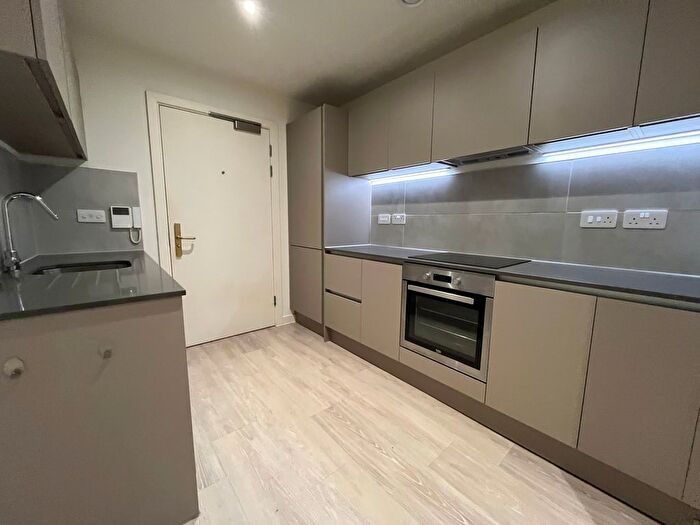 2 Bedroom Flat To Rent In Southernhay Gardens, St. Leonards, Exeter, EX1