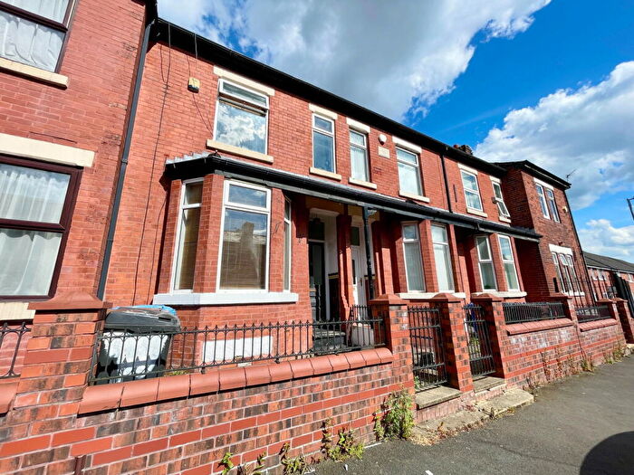3 Bedroom Terraced House To Rent In Kennedy Road, Salford, M5