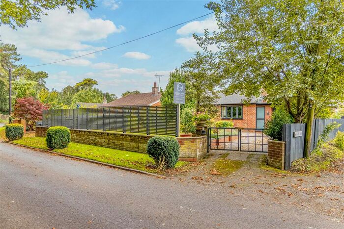 3 Bedroom Detached Bungalow For Sale In Newark Road, Caunton, Newark, NG23