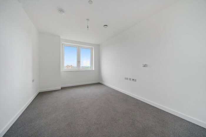2 Bedroom Apartment To Rent In St Pauls Road Barking, IG11