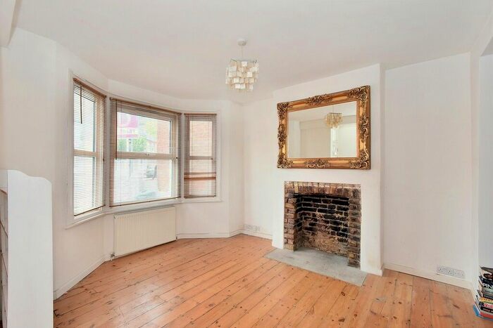 3 Bedroom Property To Rent In Margravine Road, Fulham, W6