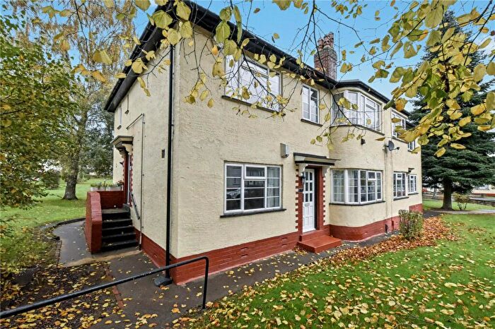 2 Bedroom Apartment For Sale In Sandringham Crescent, Leeds, West Yorkshire, LS17