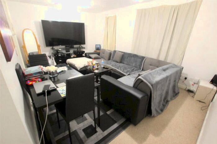 2 Bedroom Apartment To Rent In Cumberland Place, London, SE6