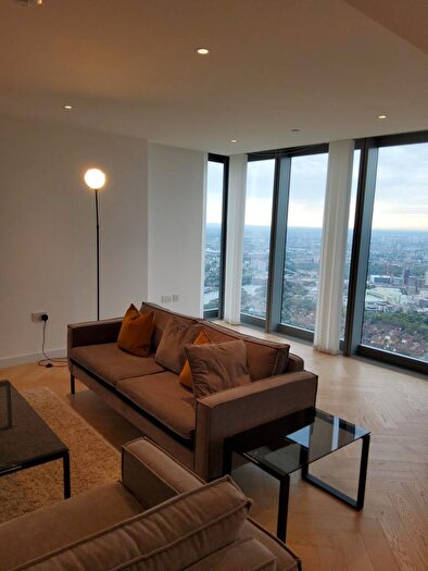 3 Bedroom Apartment To Rent In Marsh Wall London, E14