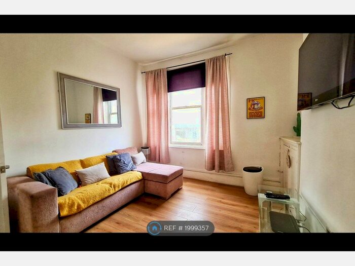 3 Bedroom Maisonette To Rent In Western Road, St. Leonards-On-Sea, TN37
