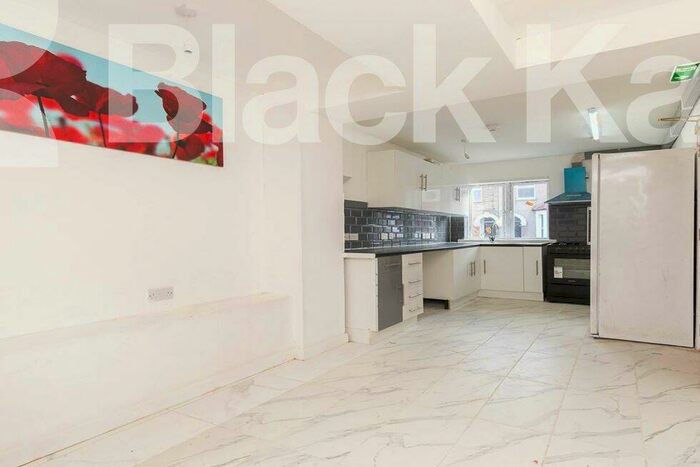 4 Bedroom Flat To Rent In Antill Road, Seven Sister, N15