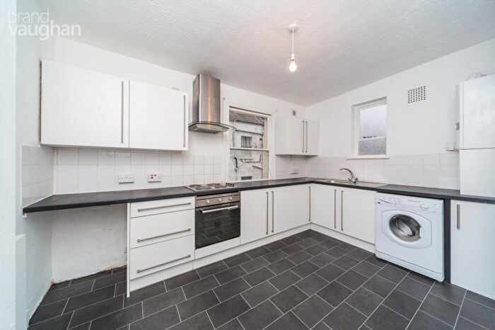 3 Bedroom Flat To Rent In Goldstone Street, Hove, East Sussex, BN3