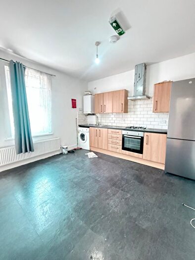 2 Bedroom Flat To Rent In Ilford, IG1