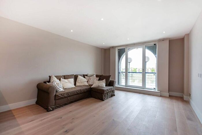 2 Bedroom Flat To Rent In Molasses House, Battersea, London, SW11