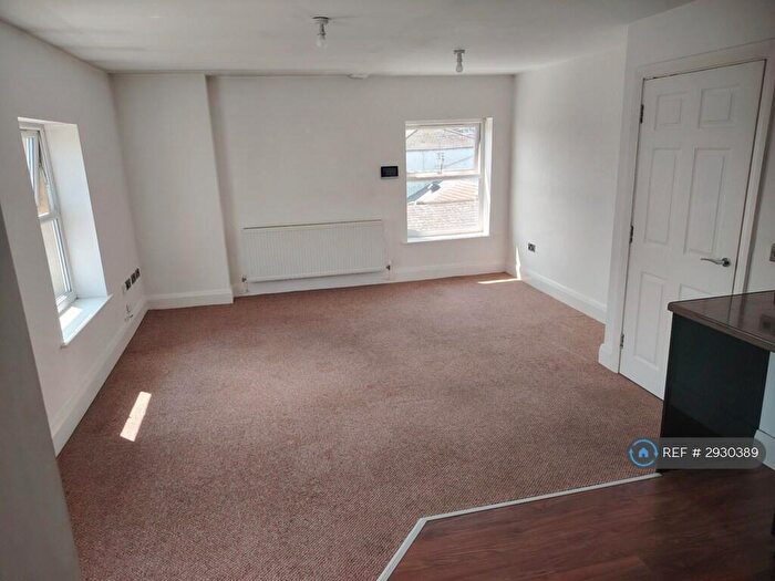 2 Bedroom Flat To Rent In Back Morecambe St, Morecambe, LA4