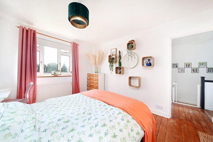 3 Bedroom Maisonette To Rent In Lonsdale Road, Barnes, SW13