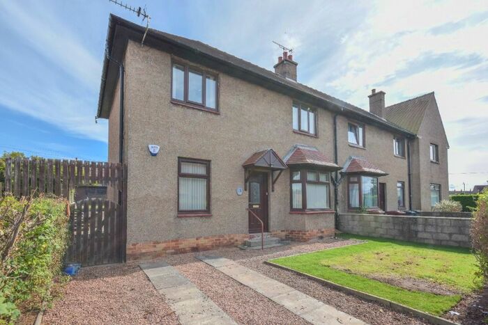 3 Bedroom Semi-Detached House To Rent In Haldane Avenue, Strathmartine, Dundee, DD3