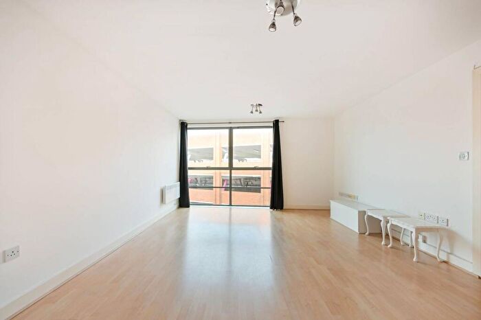 1 Bedroom Flat To Rent In The Bittoms, Kingston, Kingston Upon Thames, KT1